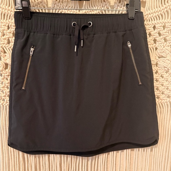 Athleta Dresses & Skirts - Athleta Black Skirt with Built-In Bike Shorts Small – Elastic Waist Activewear